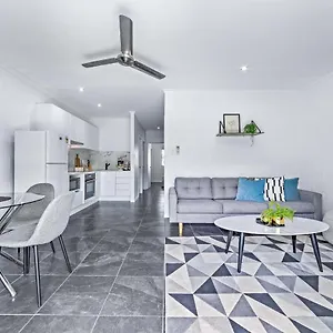 Modern Front Apartment