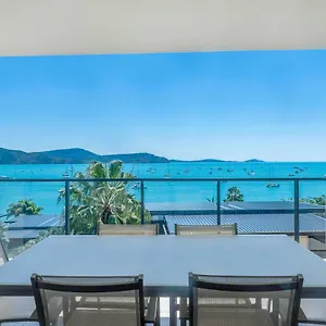 Executive On Whisper Bay - Cannonvale Apartment