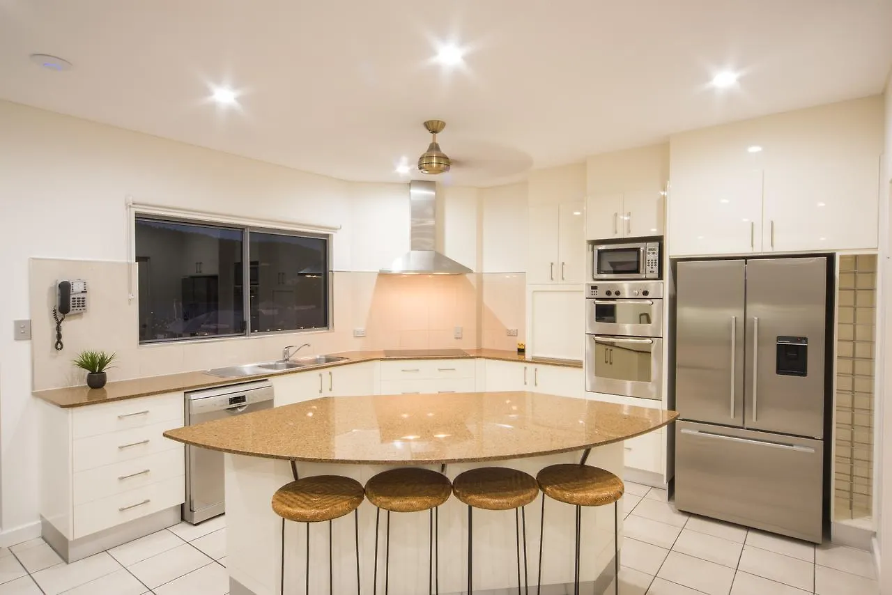 Portside Whitsunday Luxury Holiday Apartments Airlie Beach